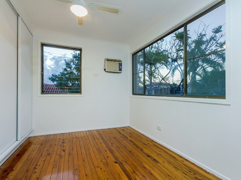 23 Wistaria Avenue, Southport QLD 4215