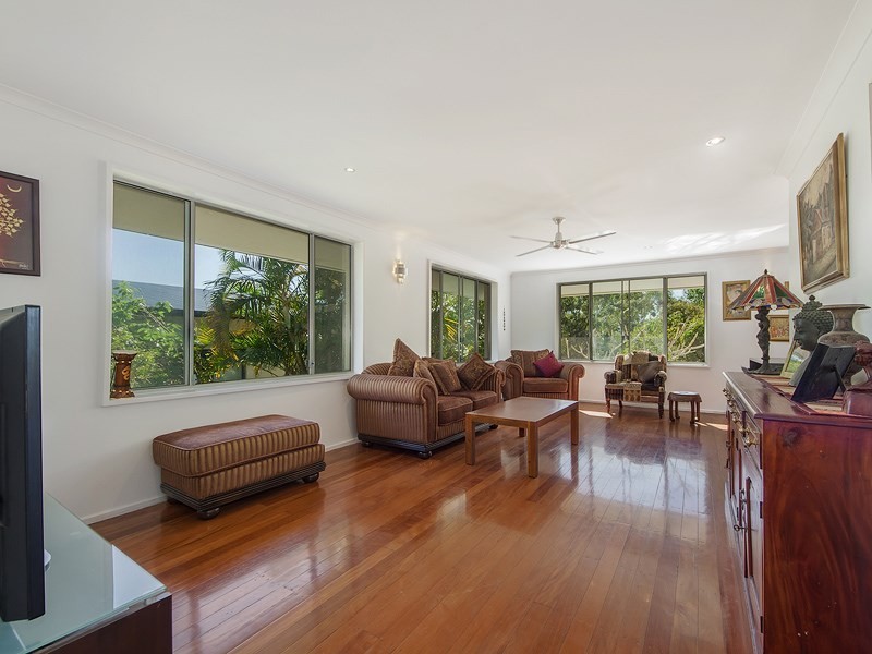16 Petersen Avenue, Southport QLD 4215