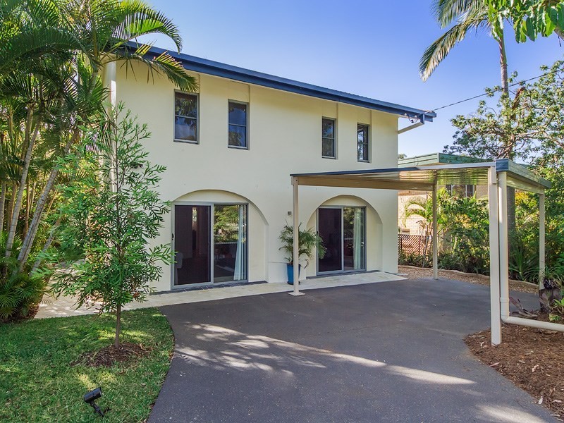 16 Petersen Avenue, Southport QLD 4215