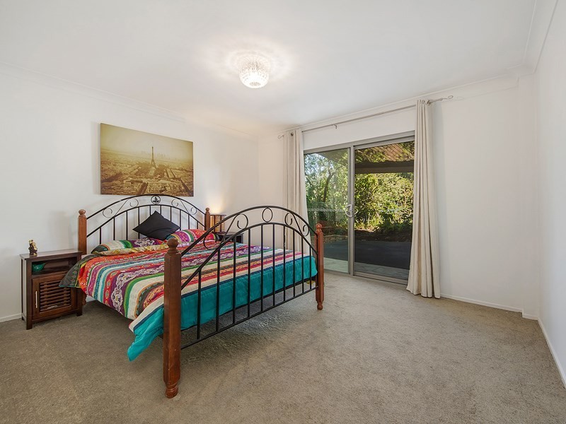16 Petersen Avenue, Southport QLD 4215