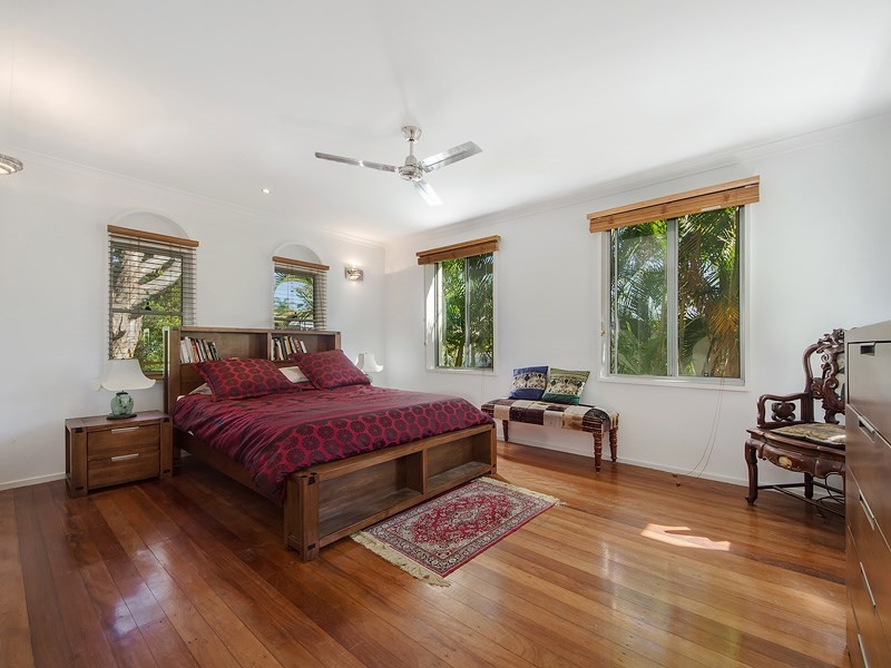 16 Petersen Avenue, Southport QLD 4215