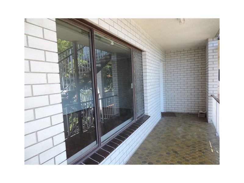 1/214 Scarborough Street, Southport QLD 4215