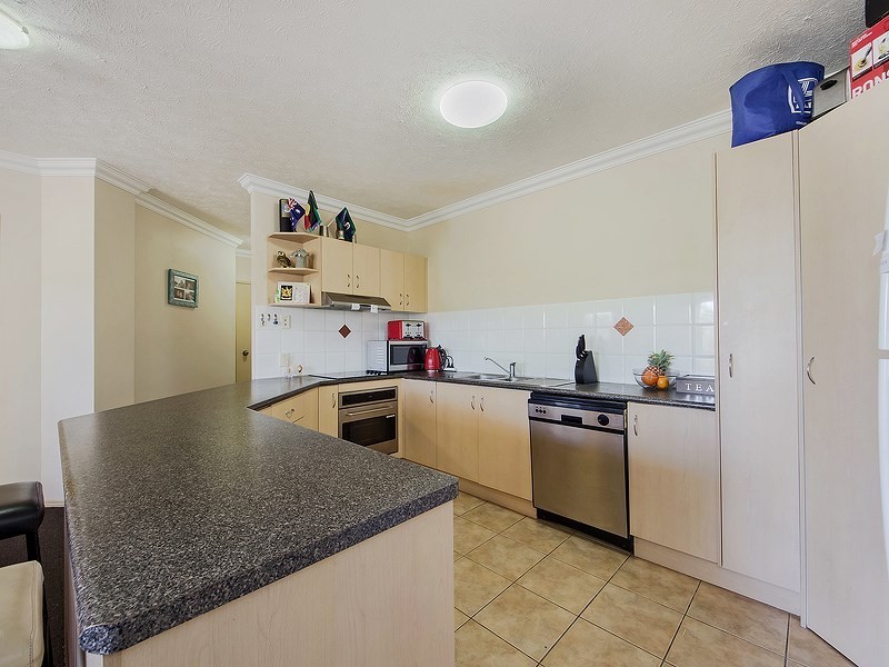 3/25 Chester Terrace, Southport QLD 4215