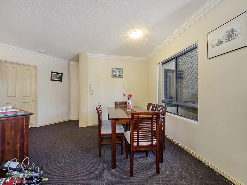 3/25 Chester Terrace, Southport QLD 4215