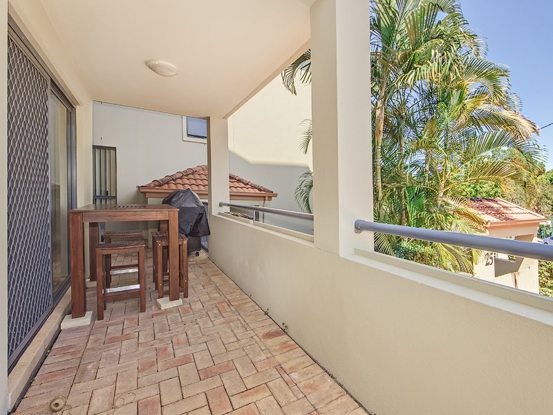 3/25 Chester Terrace, Southport QLD 4215