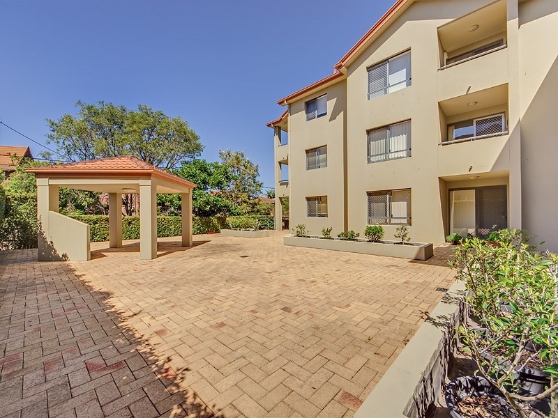 3/25 Chester Terrace, Southport QLD 4215