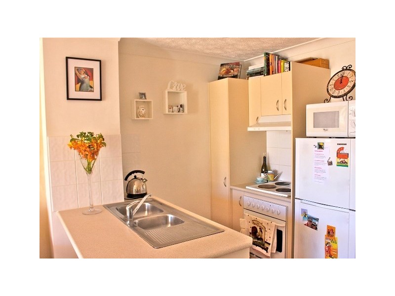 20/33-37 Lenneberg Street, Southport QLD 4215