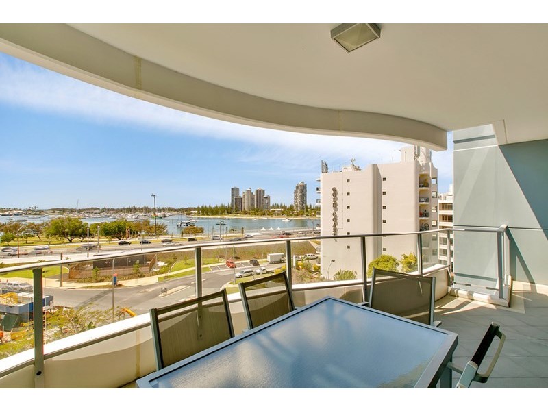 805/4 Como Cresecent, Southport QLD 4215