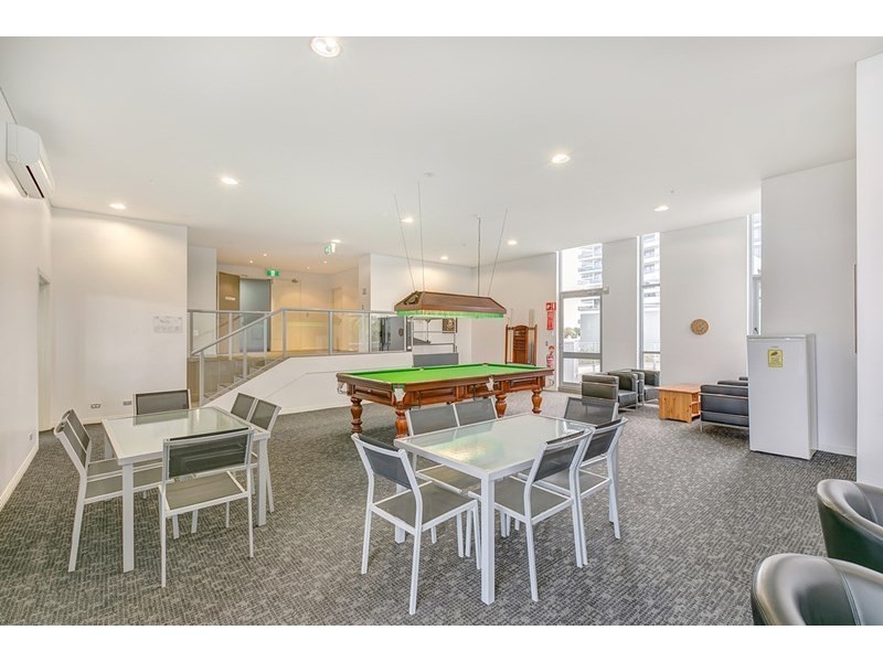 805/4 Como Cresecent, Southport QLD 4215