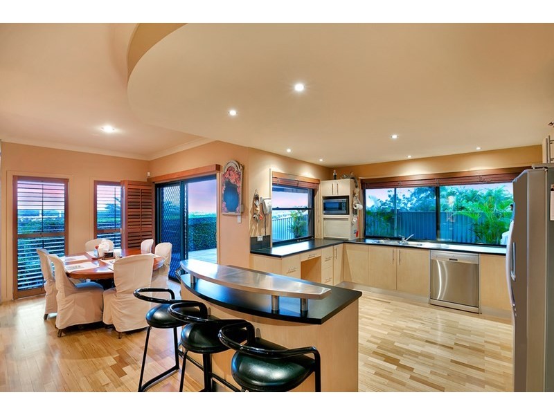 21 Amethyst Court, Carrara QLD 4211