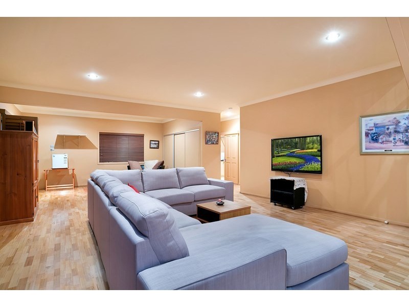 21 Amethyst Court, Carrara QLD 4211