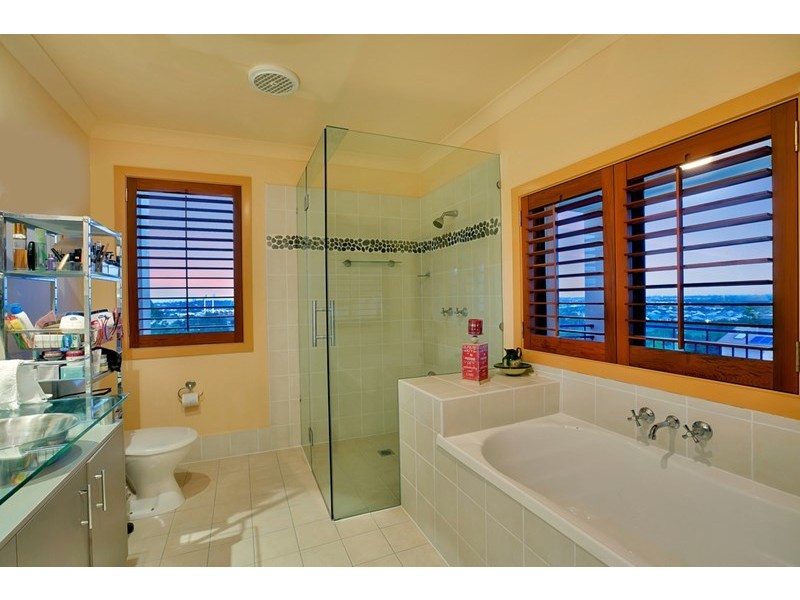 21 Amethyst Court, Carrara QLD 4211