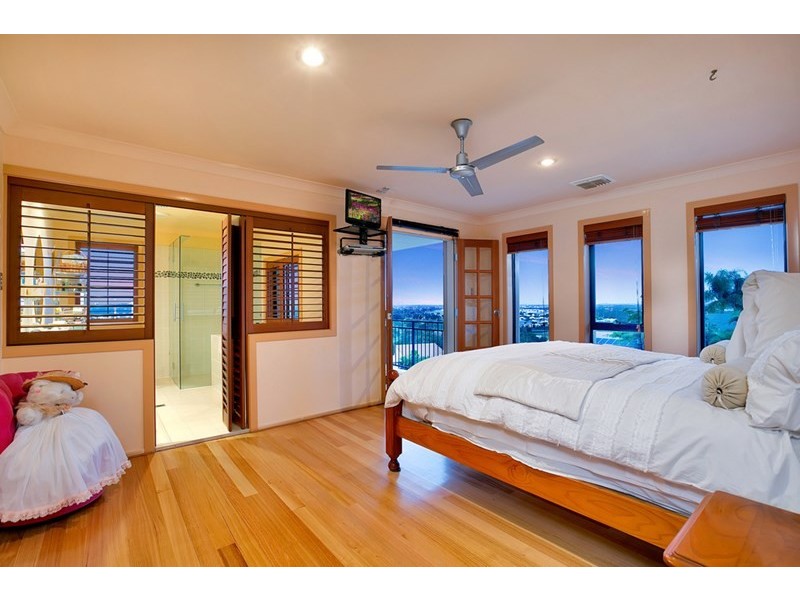 21 Amethyst Court, Carrara QLD 4211