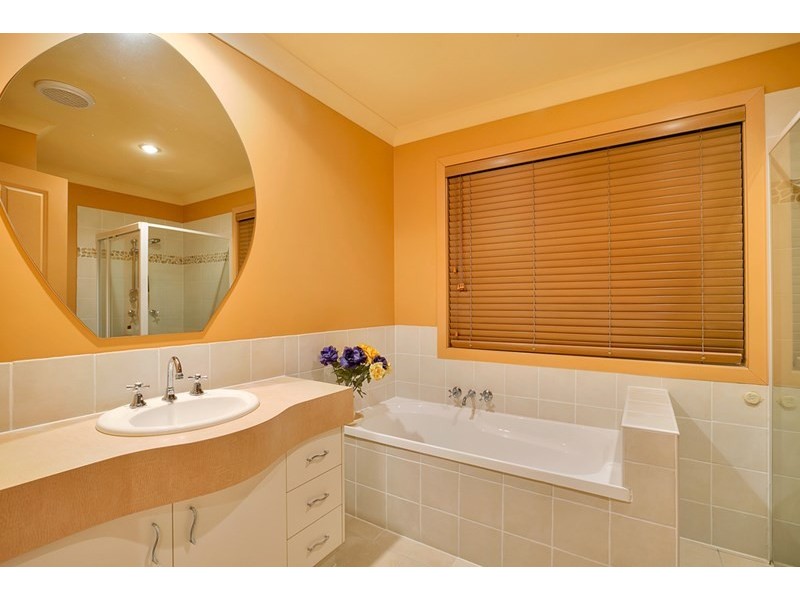 21 Amethyst Court, Carrara QLD 4211