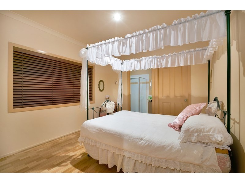 21 Amethyst Court, Carrara QLD 4211