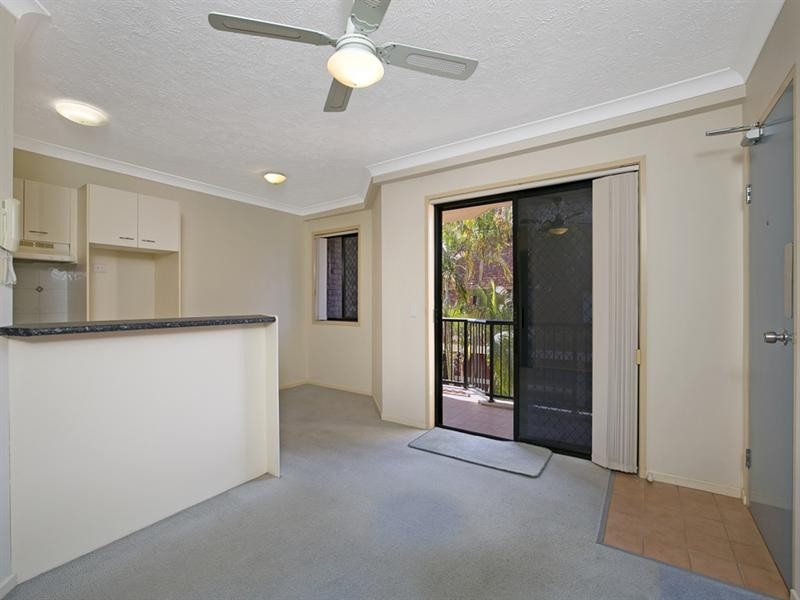 8/56 Bauer Street, Southport QLD 4215