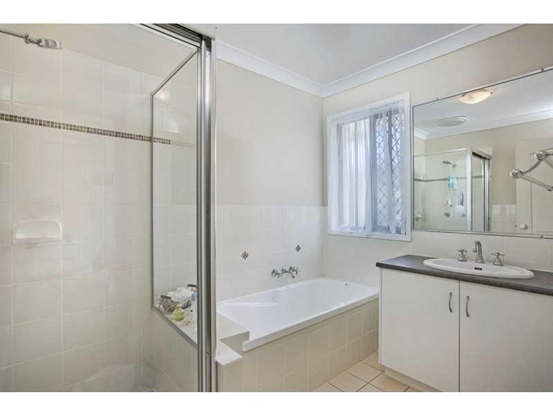 17 Respall Way, Arundel QLD 4214