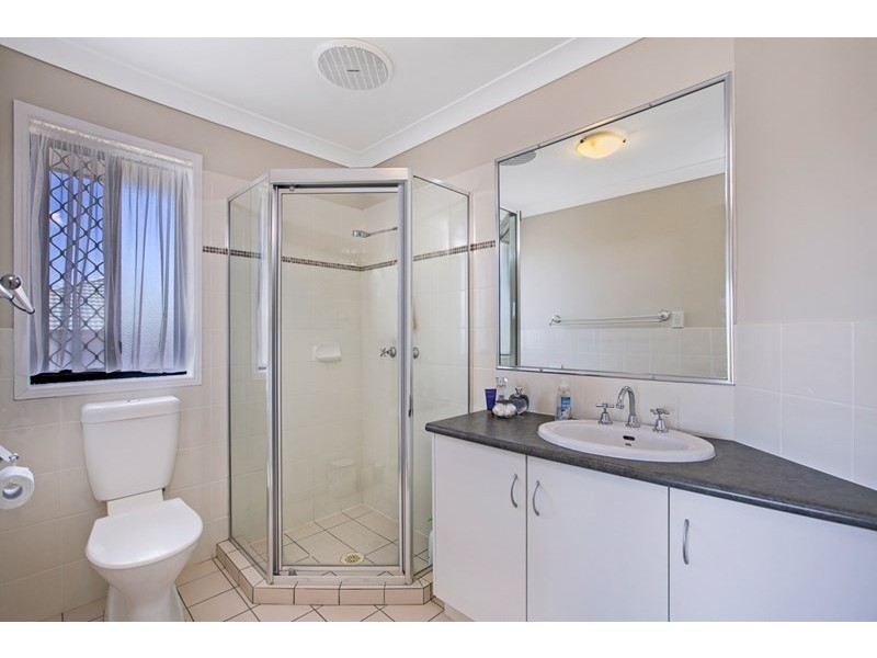 17 Respall Way, Arundel QLD 4214