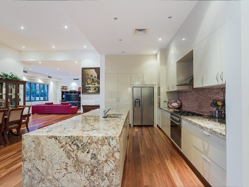 28 Lesley Anne Court, Maudsland QLD 4210