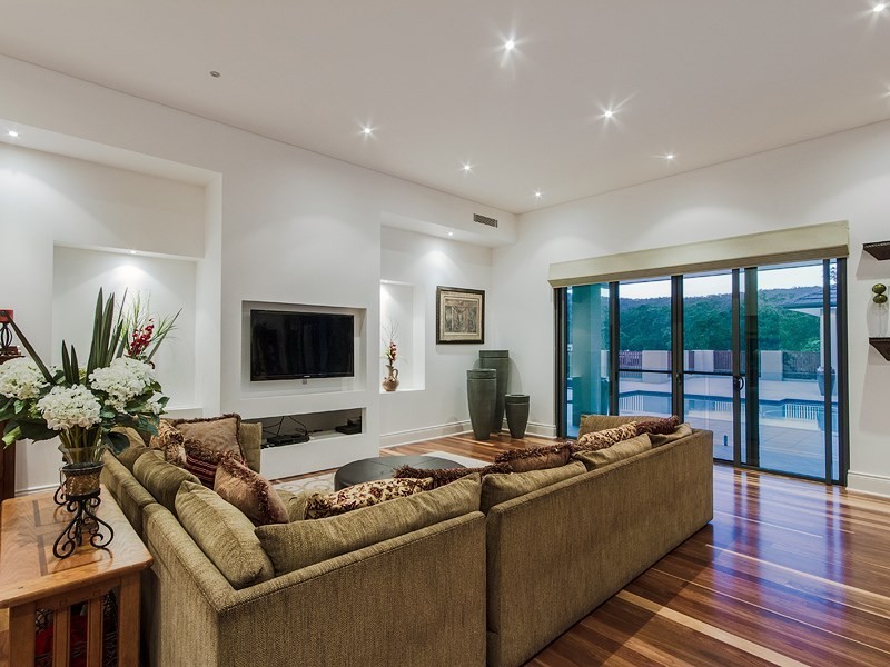 28 Lesley Anne Court, Maudsland QLD 4210