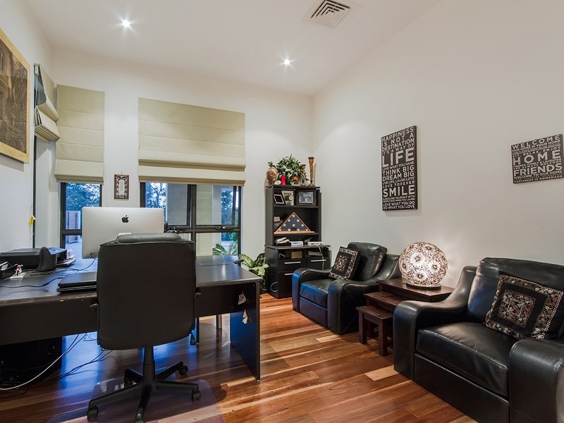28 Lesley Anne Court, Maudsland QLD 4210