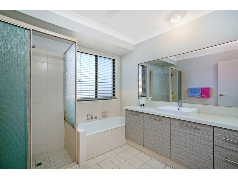 67 Dunkeith Avenue, Benowa QLD 4217