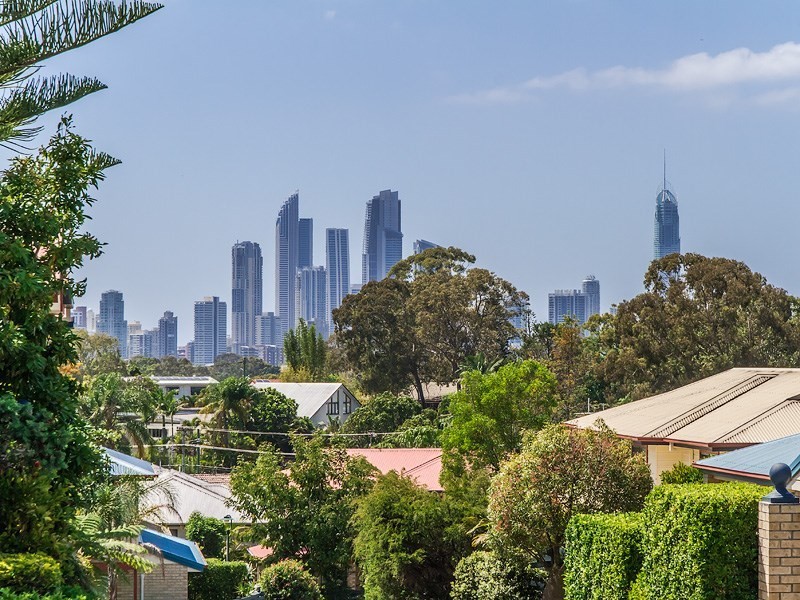 91 Ridgeway Avenue, Southport QLD 4215