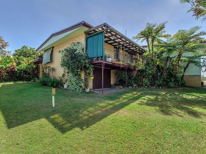 91 Ridgeway Avenue, Southport QLD 4215