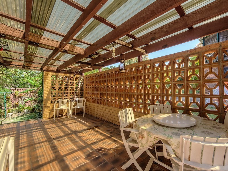 91 Ridgeway Avenue, Southport QLD 4215