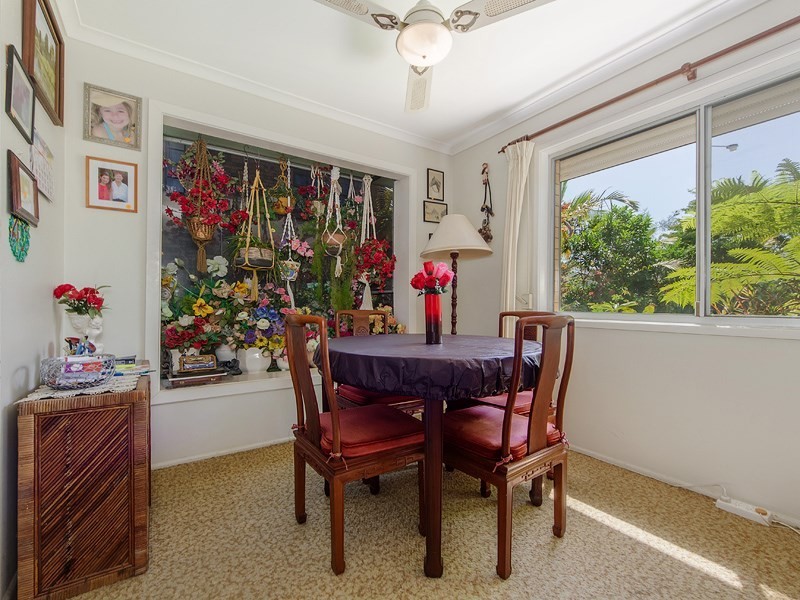 91 Ridgeway Avenue, Southport QLD 4215