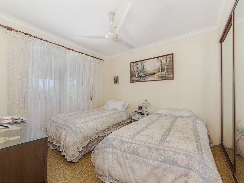 91 Ridgeway Avenue, Southport QLD 4215