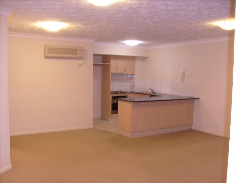 15 Park Breezes.  61 North Street, Southport QLD 4215