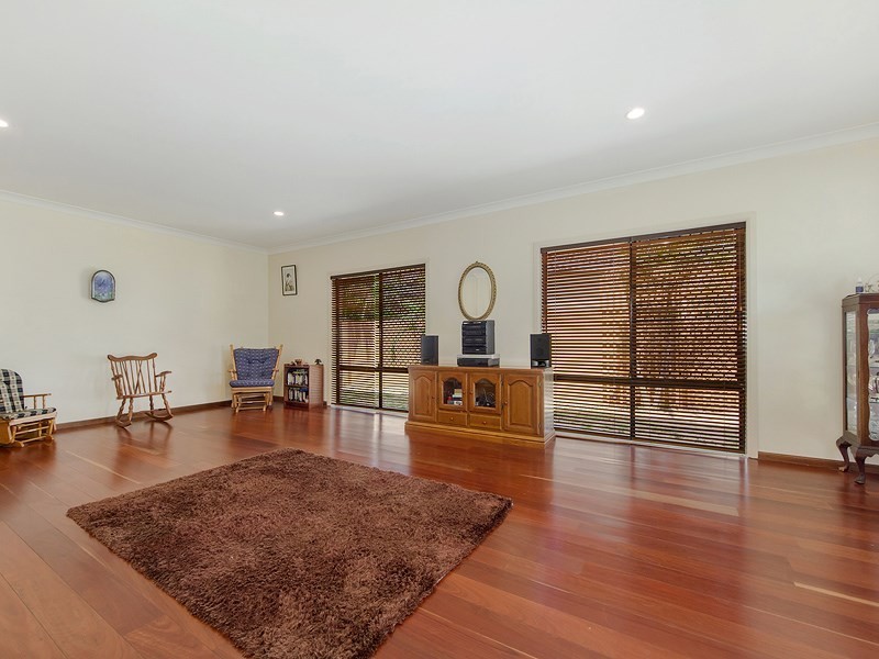 2 Christa Way, Benowa Waters QLD 4217