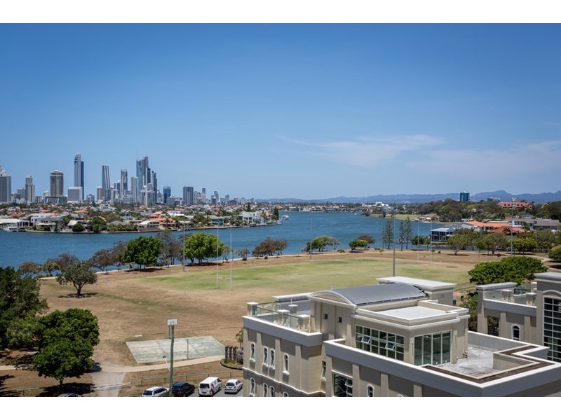 1109/2 Aqua Street, Southport QLD 4215