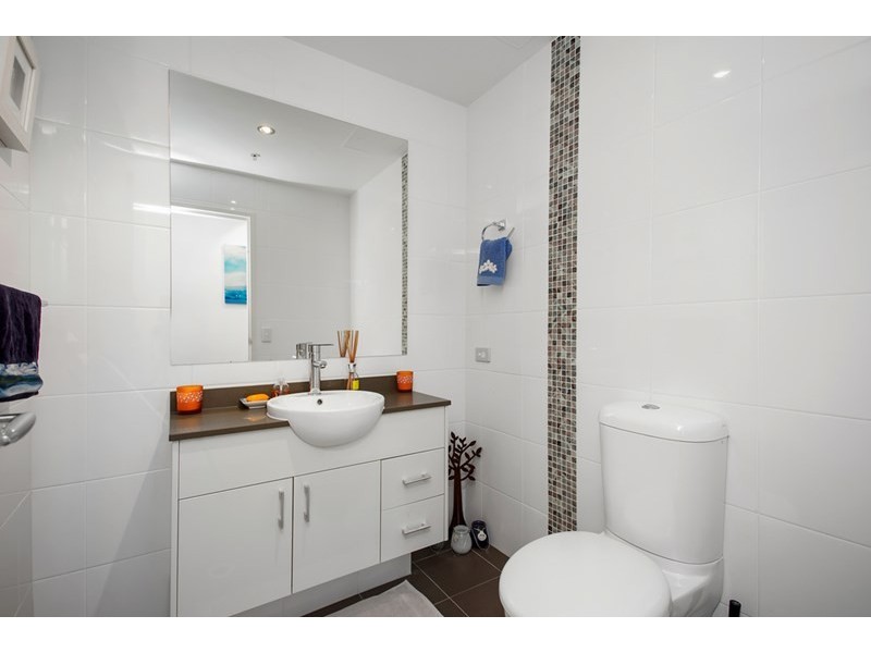 1109/2 Aqua Street, Southport QLD 4215