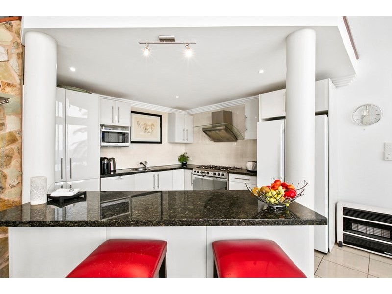 2 Bottletree Lane, Lower Beechmont QLD 4211