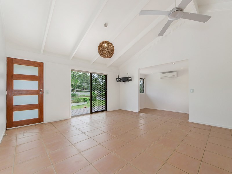 51 Lowanna Drive, Ashmore QLD 4214