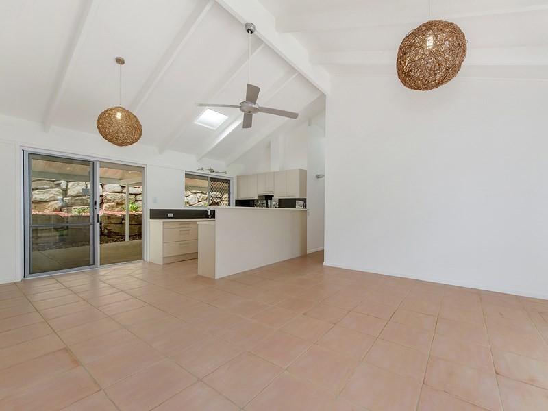 51 Lowanna Drive, Ashmore QLD 4214