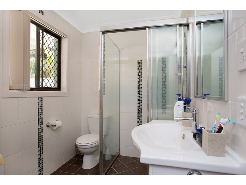 4 Koonwarra Street, Labrador QLD 4215