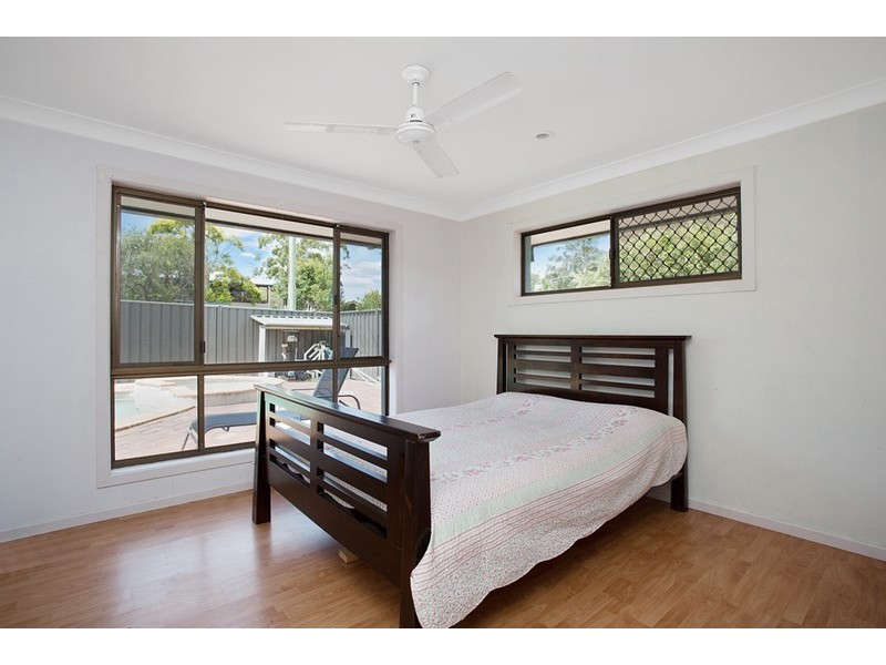 4 Koonwarra Street, Labrador QLD 4215