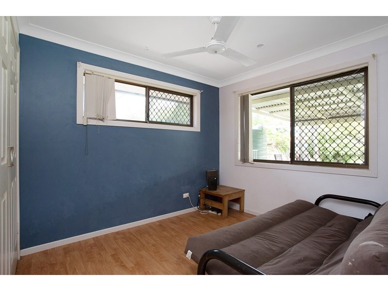 4 Koonwarra Street, Labrador QLD 4215