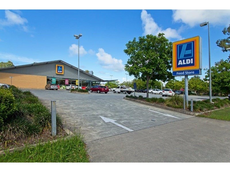 4 Koonwarra Street, Labrador QLD 4215