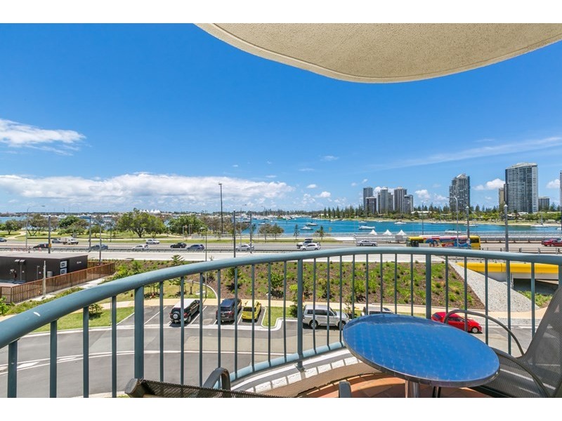 414/2 Barney Street, Southport QLD 4215