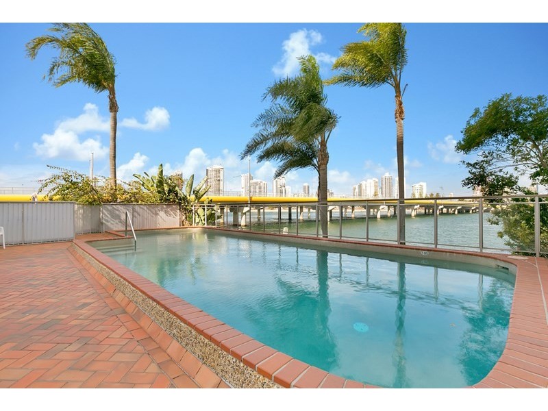 414/2 Barney Street, Southport QLD 4215