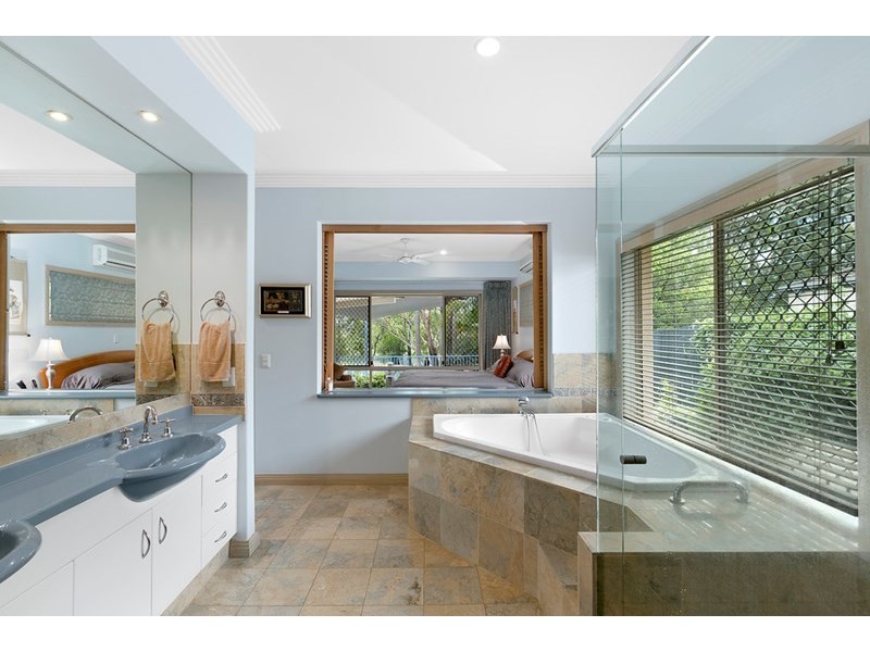 48 Peter Senior Court, Parkwood QLD 4214