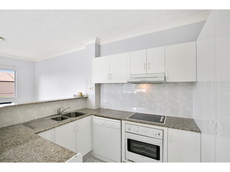 8/20 Little Norman Street, Southport QLD 4215