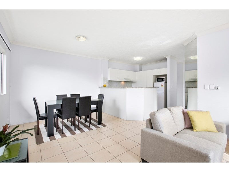 8/20 Little Norman Street, Southport QLD 4215