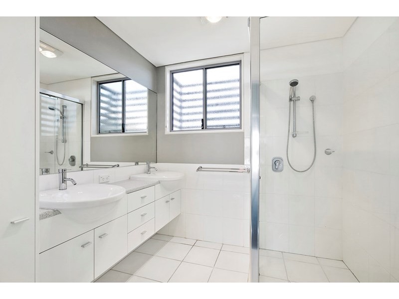 5/181 Lae Drive, Coombabah QLD 4216