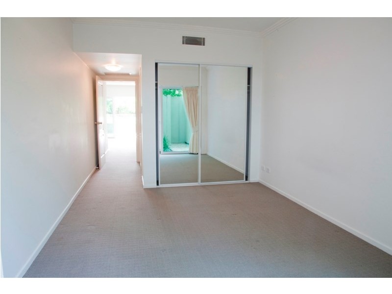 3/18-20 Rose Street, Southport QLD 4215