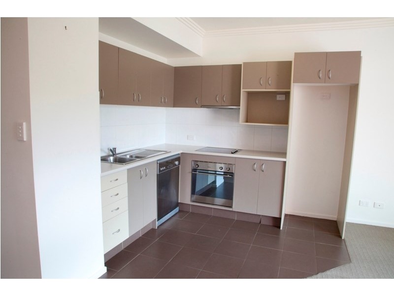 3/18-20 Rose Street, Southport QLD 4215